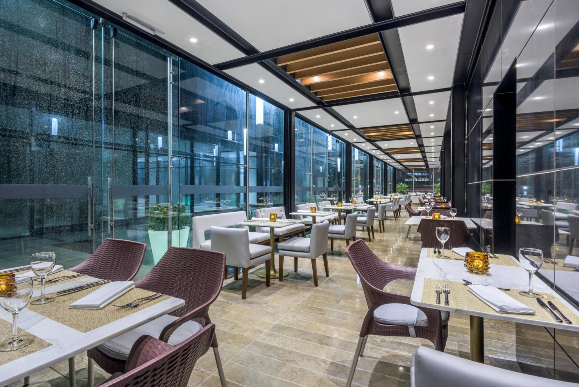 Courtyard By Marriott Bogota Airport Hotel Exterior photo