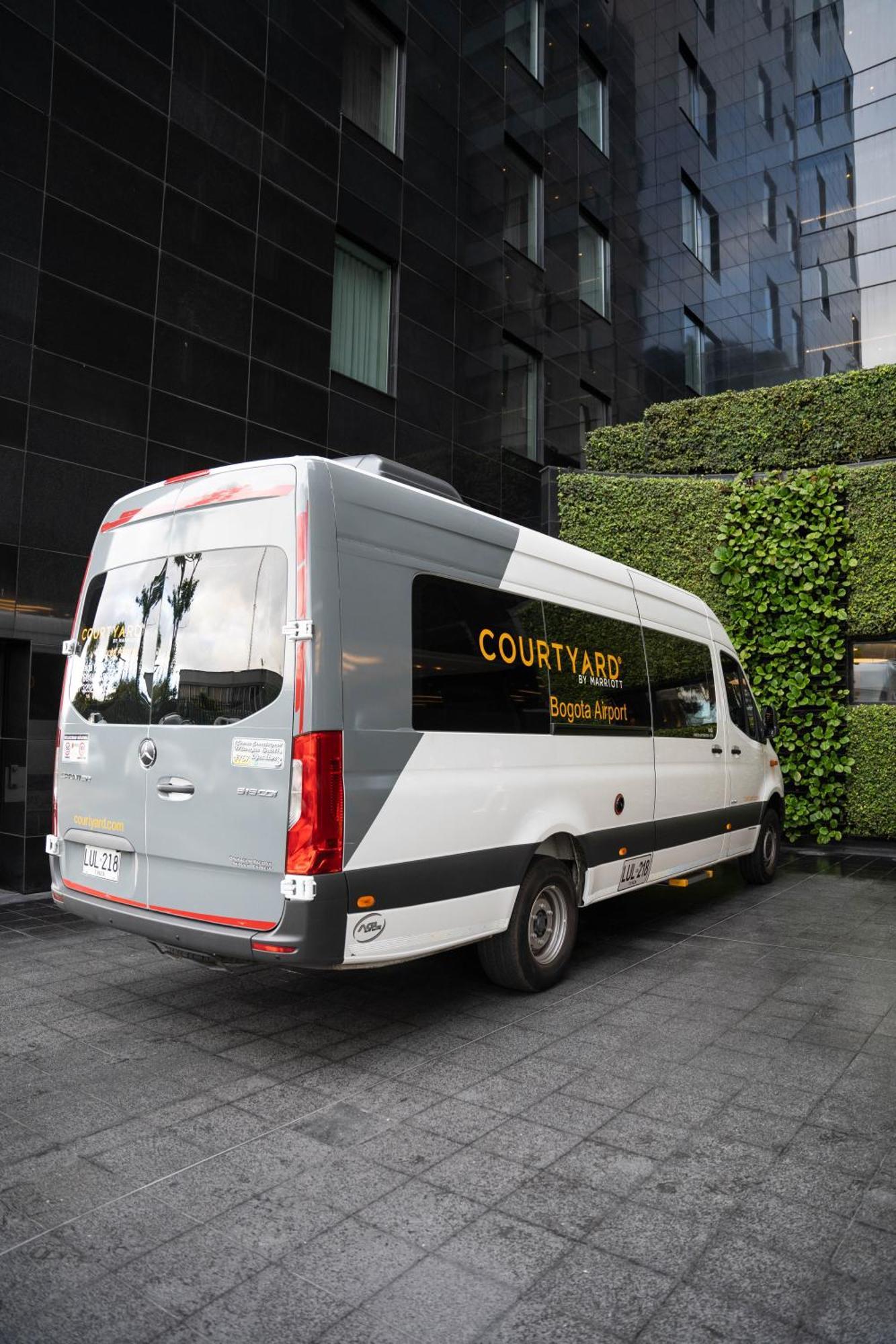 Courtyard By Marriott Bogota Airport Hotel Exterior photo