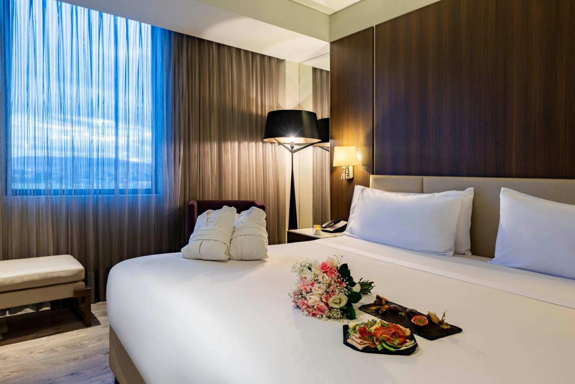 Courtyard By Marriott Bogota Airport Hotel Exterior photo