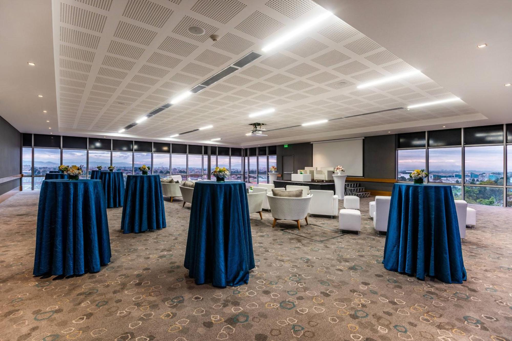 Courtyard By Marriott Bogota Airport Hotel Exterior photo