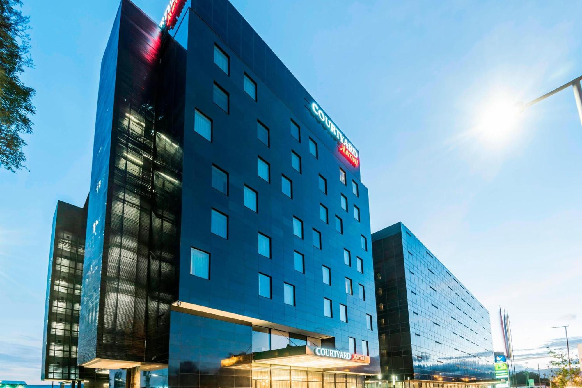 Courtyard By Marriott Bogota Airport Hotel Exterior photo